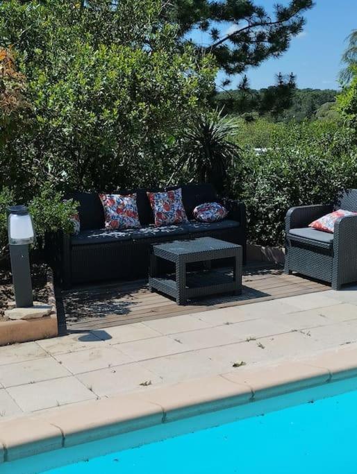Jolie Mazet Avec Piscine Privee ! Nimes